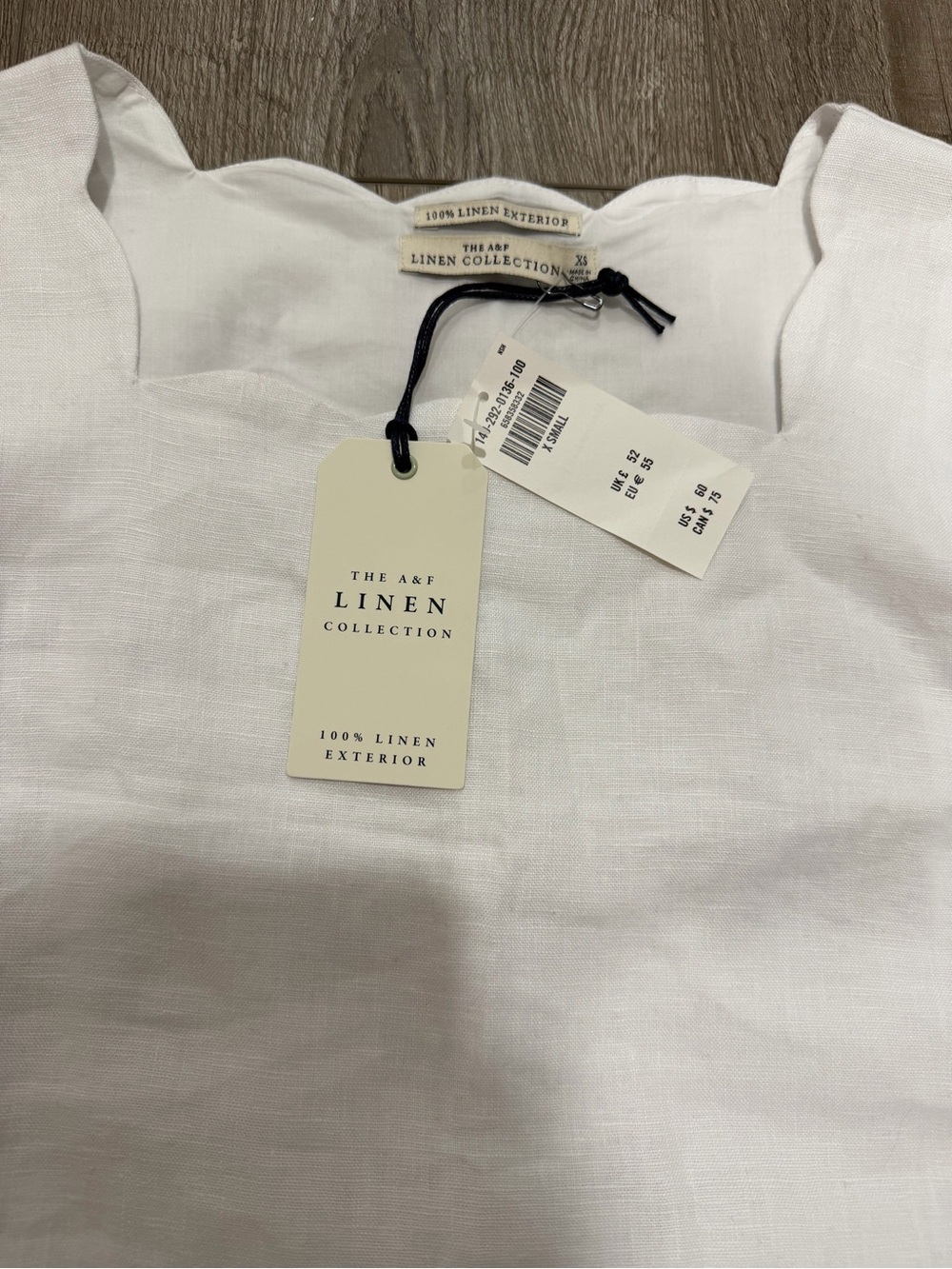 A&F Scalloped Hem White Linen Tank Top - Picture 3 of 3